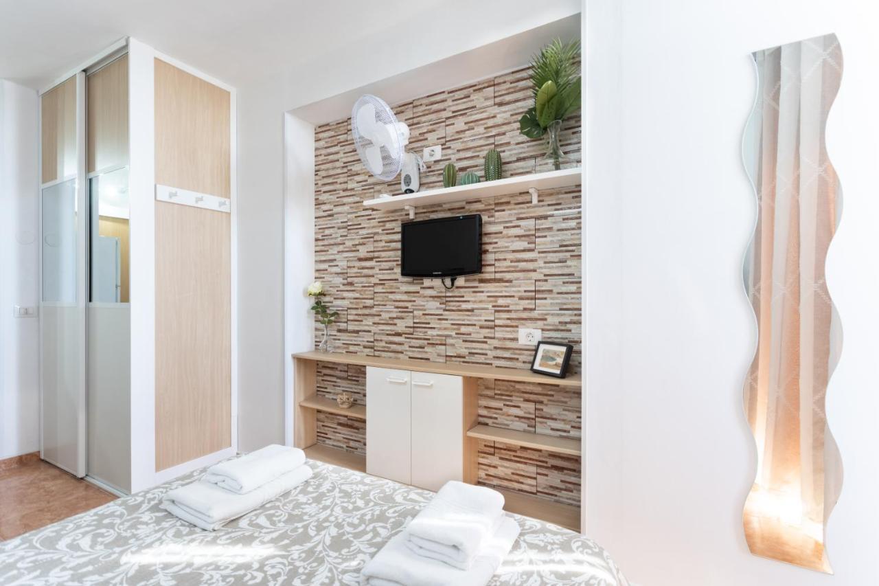 Apartamentos Ohana - Edificio Tonillo لوس كريستيانوس المظهر الخارجي الصورة